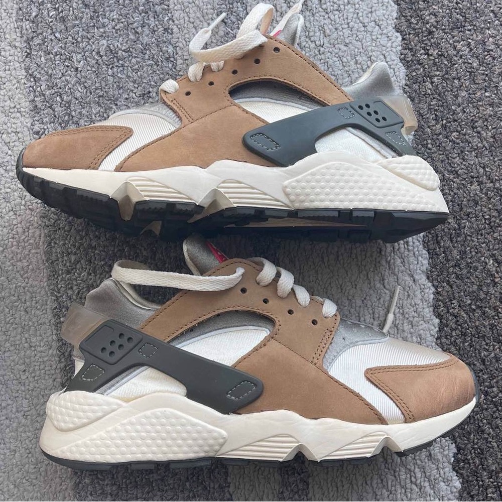Stussy Huarache 2021 “Desert Oak”  Mens 6/Womens 7.5.